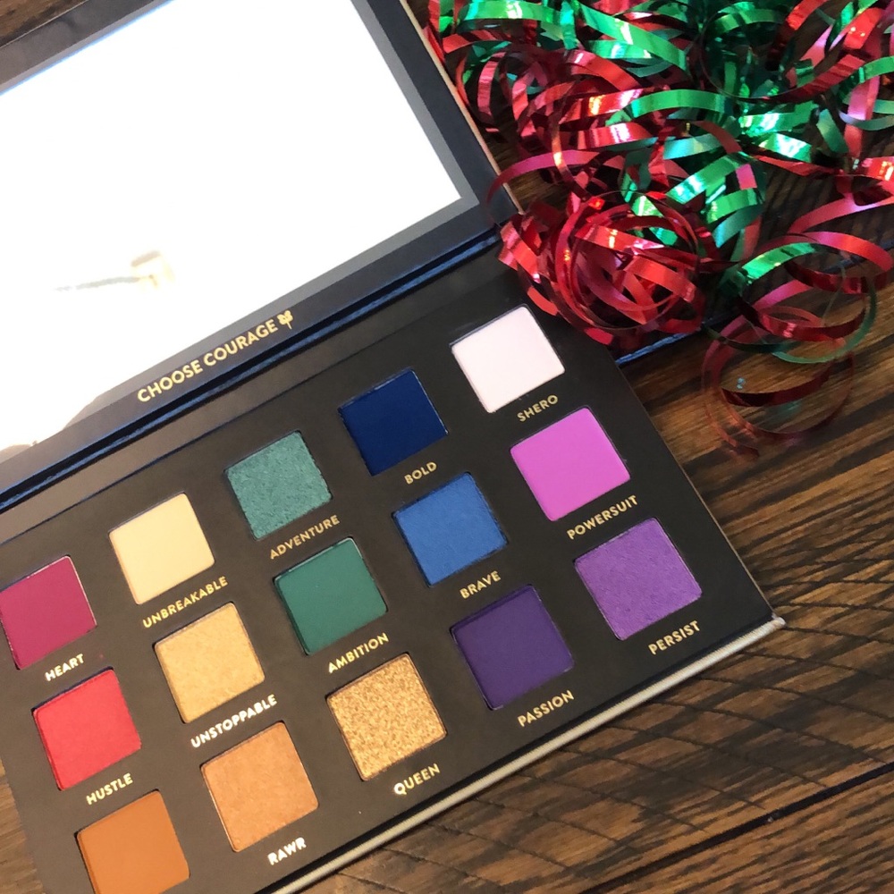 Artistry eye shadow palette